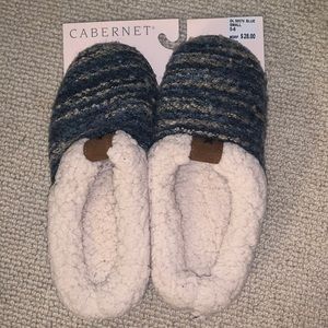 NWT Sherpa Lined Slippers